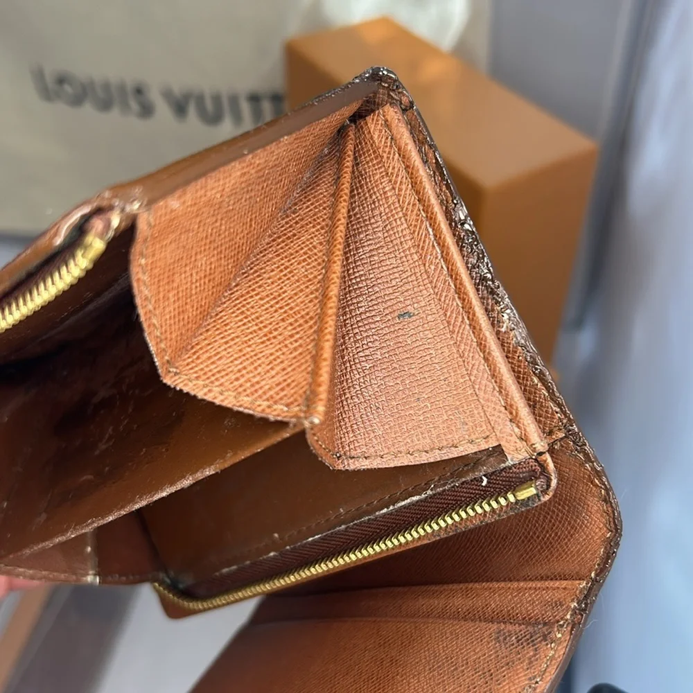 Louis Vuitton Monogram Leather Wallet Unisex